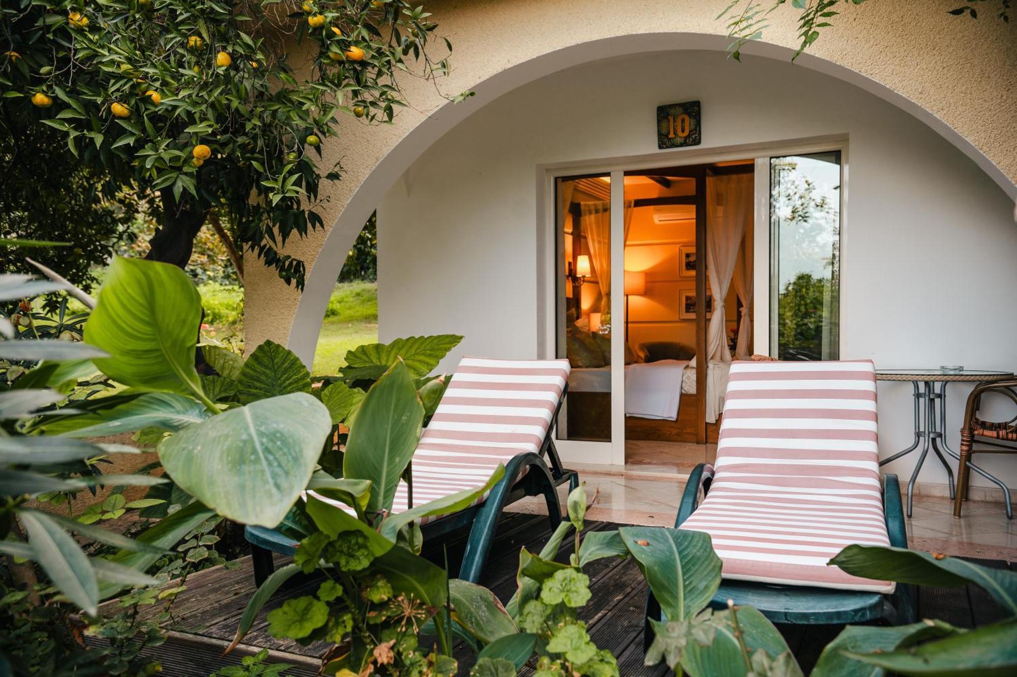 Albergue Bellapais Gardens Exterior foto