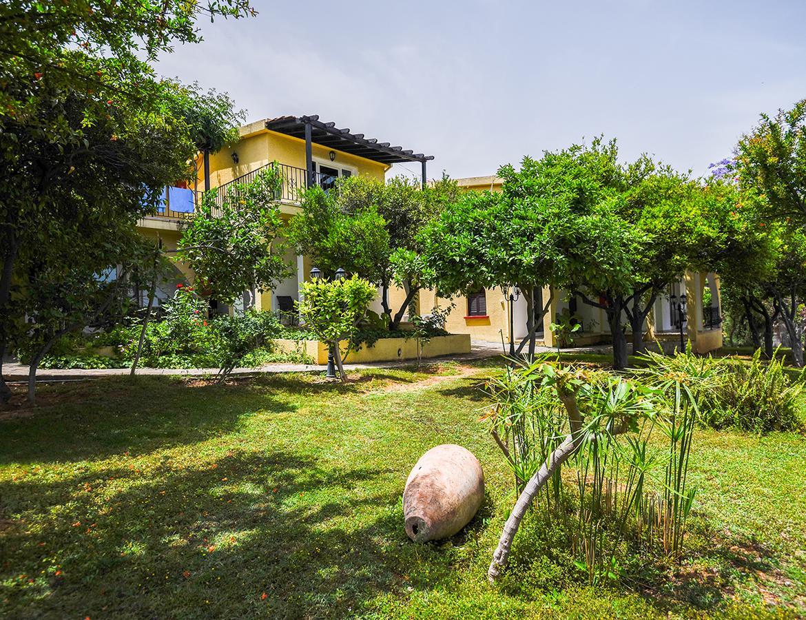Albergue Bellapais Gardens Exterior foto